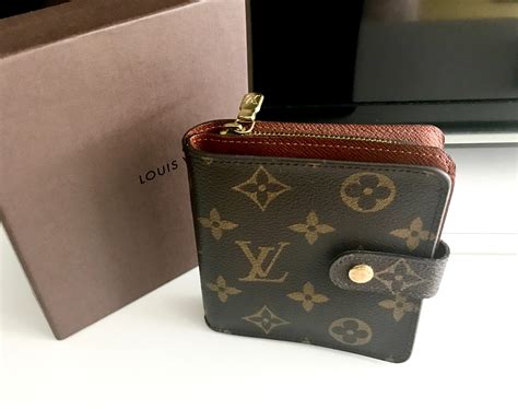 louis vuitton small wallet.